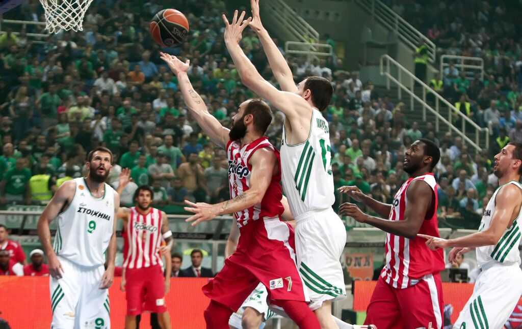 Άλωσε το ΟΑΚΑ και αγκαλιάζει τον τίτλο ο Ολυμπιακός