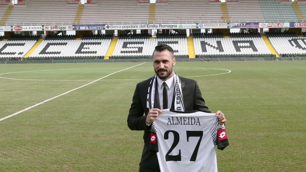 Γίνεται ”βιόλα” ο Αλμέιδα