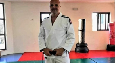 «Με προβληματίζει να βλέπω παιδιά να ασχολούνται όλη μέρα με τα κινητά»