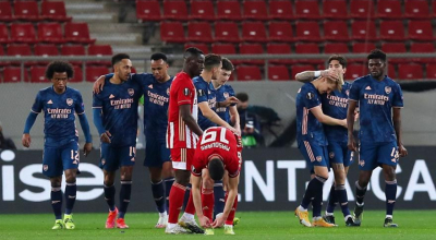 Αγκαλιά με την πρόκριση η Άρσεναλ