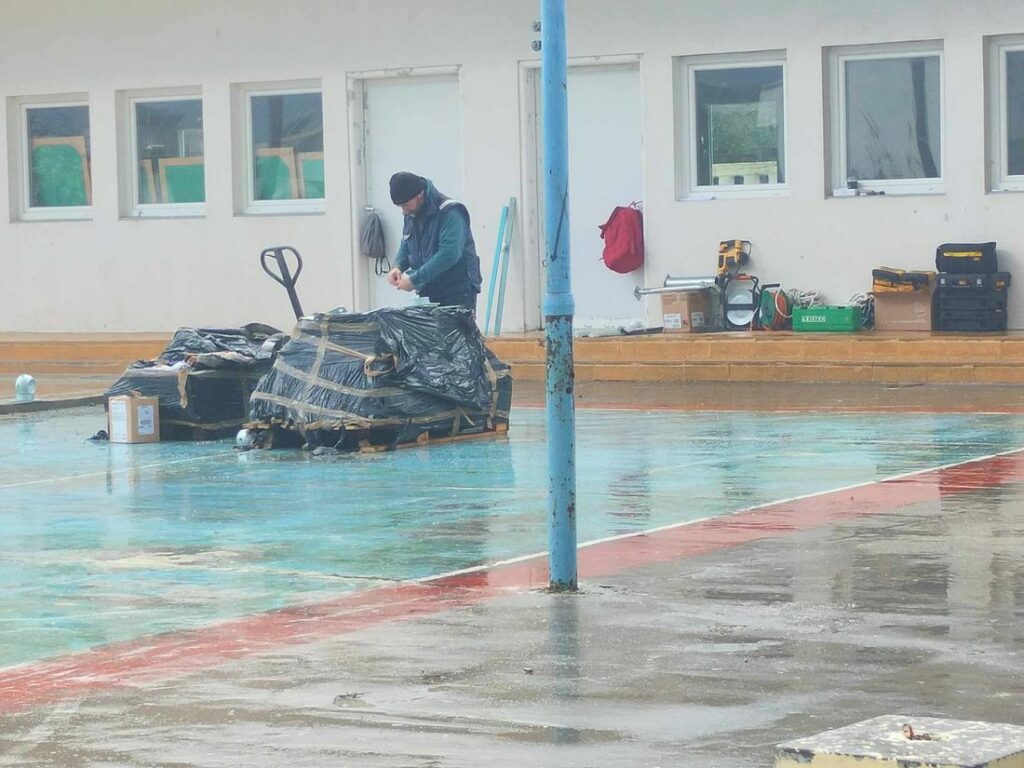 Ήρθε ο θόλος για το γήπεδο μπάσκετ στην Καρδάμαινα