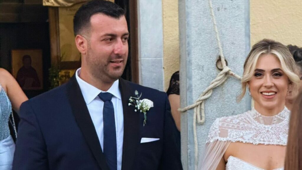 Ο αρχηγός της Ε.Α.ΚΑ, Κώστας Κάτρης και η Βαγγελίτσα Γλυνάτση ενώθηκαν με τα δεσμά του γάμου