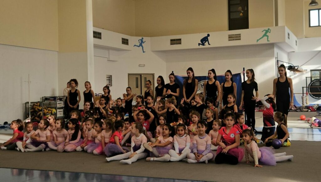 Ένα ταξίδι στις χώρες του κόσμου – Το γιορτινό Show της Ηπιόνης έρχεται να μαγέψει το κοινό της Κω (Video)